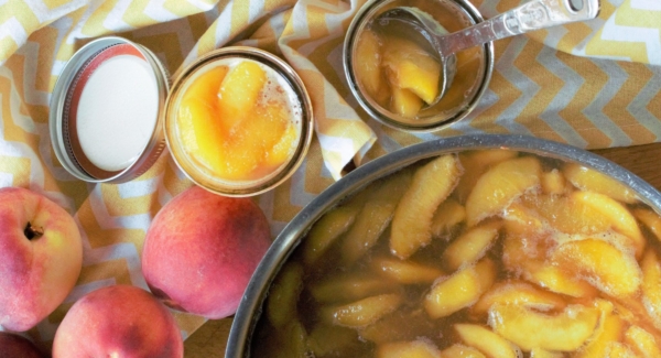 Best Tips for Buying and Canning Local Peaches