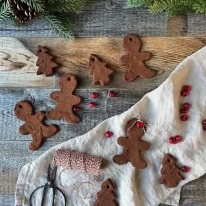 Getting Crafty at Christmas: DIY Easy Cinnamon Ornaments cinnamon christmas tree ornament