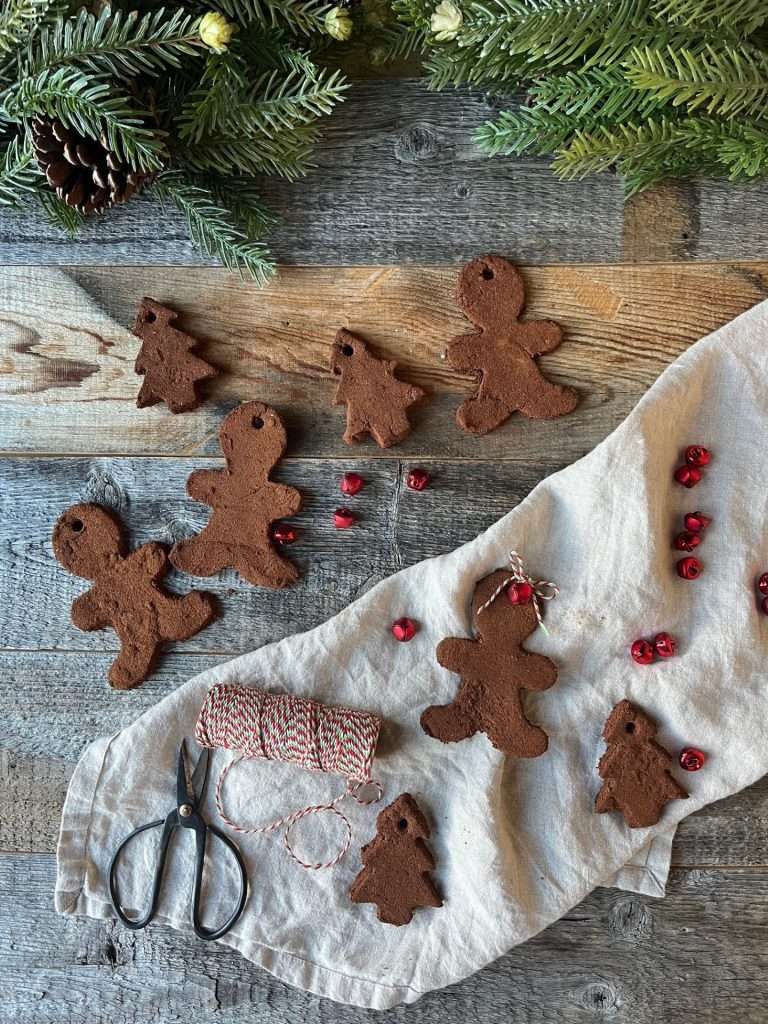 Getting Crafty at Christmas: DIY Easy Cinnamon Ornaments cinnamon christmas tree ornament