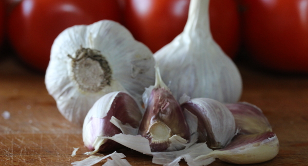 Kitchen Hack: How to Chop Garlic