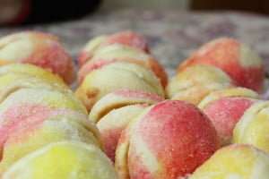 pesche (peach cookies)