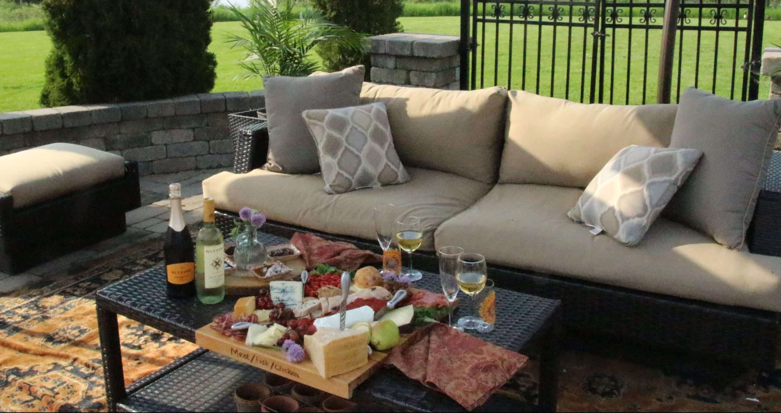 Dining Al Fresco: Everything you Need to Know to Host a Great Summer Meal