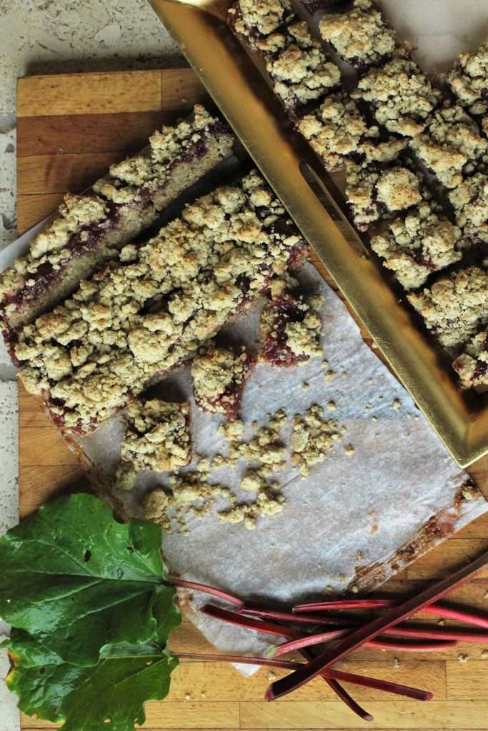 oatmeal rhubarb squares 