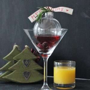 Easy Christmas Cocktail Using Christmas Ornaments: A Festive Showstopper christmas cocktail