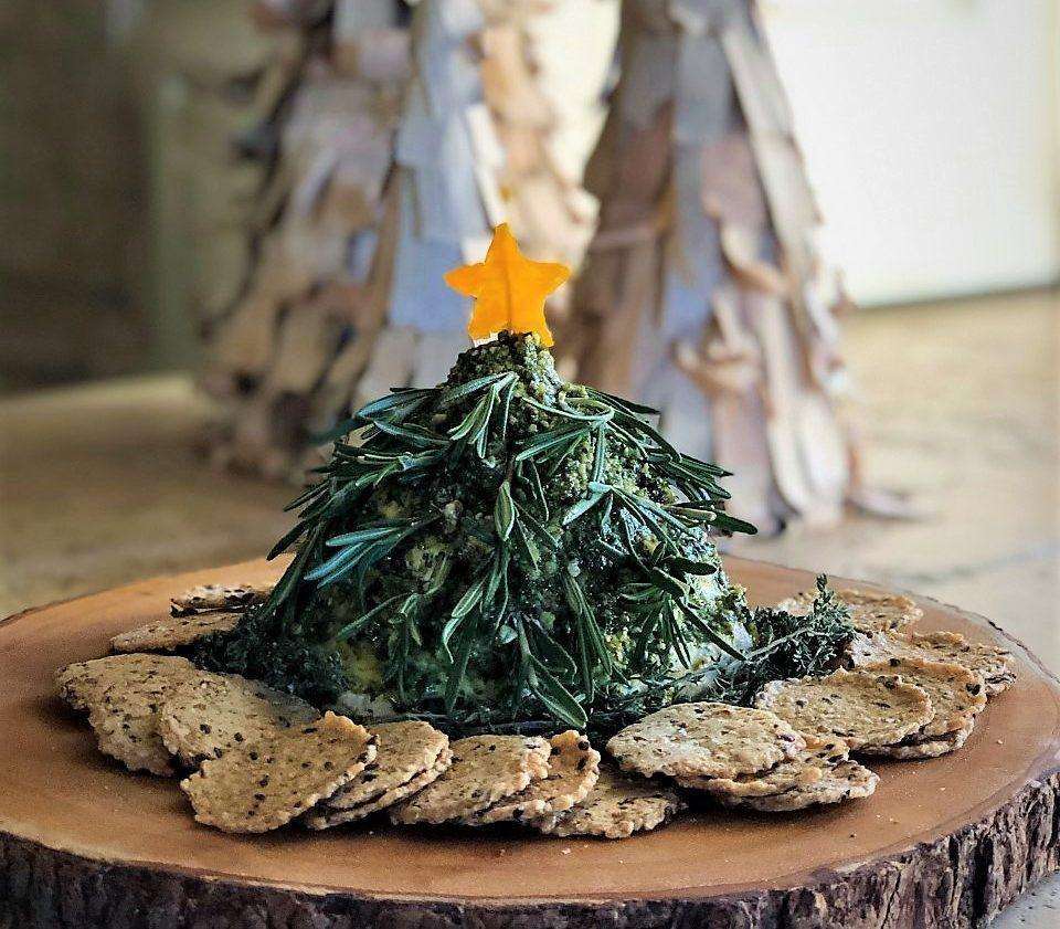 Easy Christmas Tree Cheese Ball