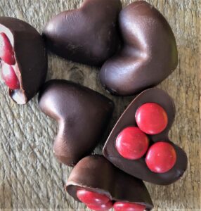 Dark chocolate hearts wit Smarties