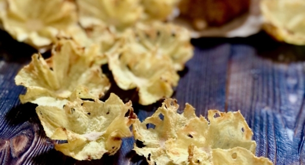 How to Make Dried Pineapple Flowers