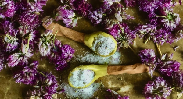 How to Make Chive Flower Salt