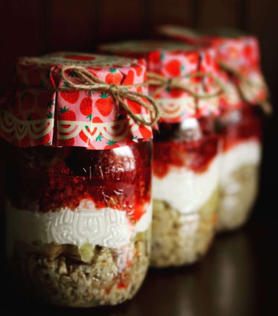 A Cozy Start: Muesli-Style Overnight Oats with Grated Apple overnight oats